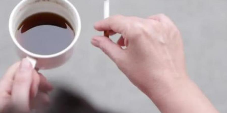 مفاجأة صادمة.. ماذا يحدث للجسم عند تدخين السجائر مع شرب الشاي؟ - الكويت الاخباري