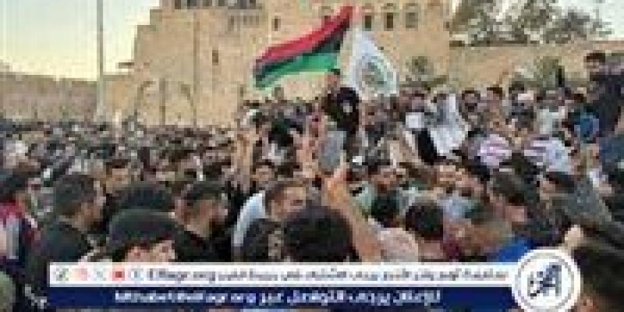 مظاهرة حاشدة في طرابلس تطالب بحل مجلسي النواب والدولة وتفكيك الميليشيات - الكويت الاخباري
