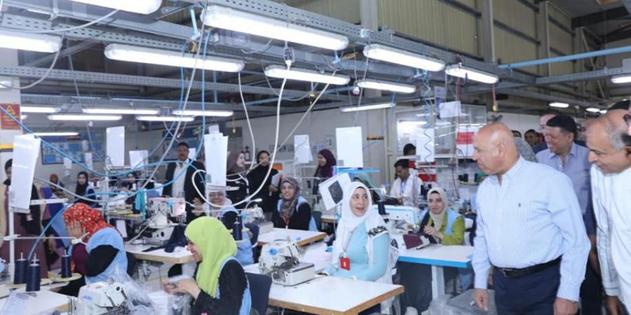 كامل الوزير يتفقد المنطقة الصناعية في المطاهرة بالمنيا - الكويت الاخباري