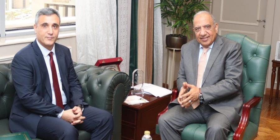 وزير الكهرباء يستقبل سفير الجزائر بالقاهرة لبحث فرص التعاون - الكويت الاخباري