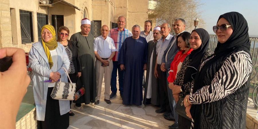 الله محبة.. شيوخ وأعضاء بيت العائلة فى زيارة لكنيسة العذراء بسمالوط احتفالًا برحلة العائلة المقدسة - الكويت الاخباري