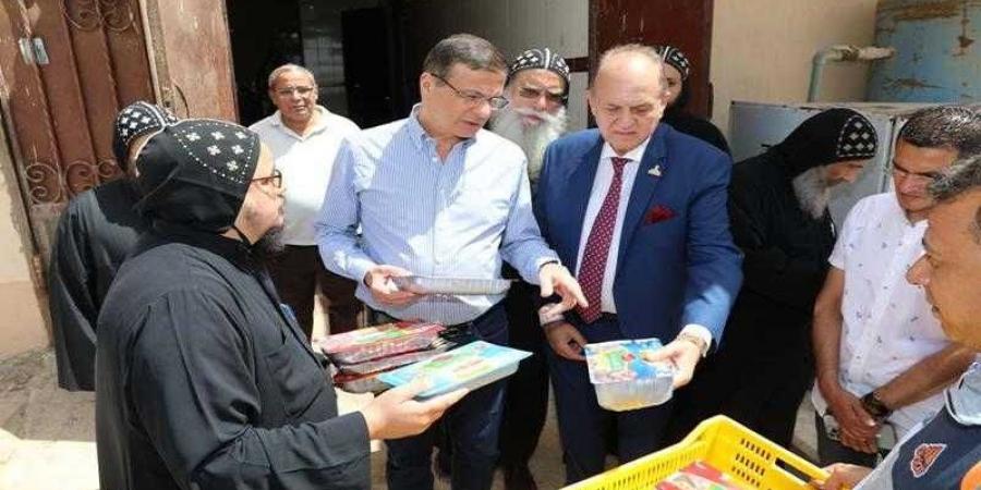 وزير الزراعة يتفقد المزارع والمشروعات الإنتاجية بدير مارمينا بالإسكندرية - الكويت الاخباري