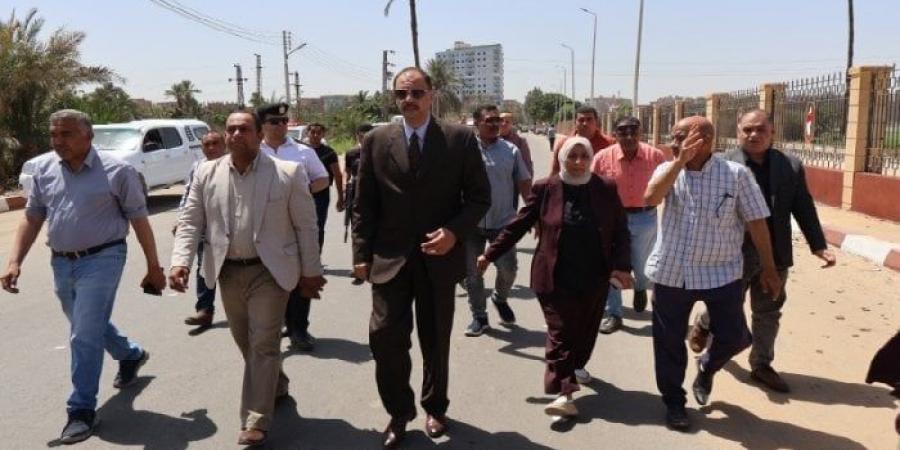 محافظ سوهاج يتفقد أعمال الرصف والتجميل بشارع طراد النيل بأخميم - الكويت الاخباري