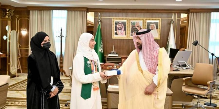 أمير جازان يكرم الطالبة جيوان شعبي لتحقيقها المركز الـ2 عالميًا في “آيسف 2025” - الكويت الاخباري