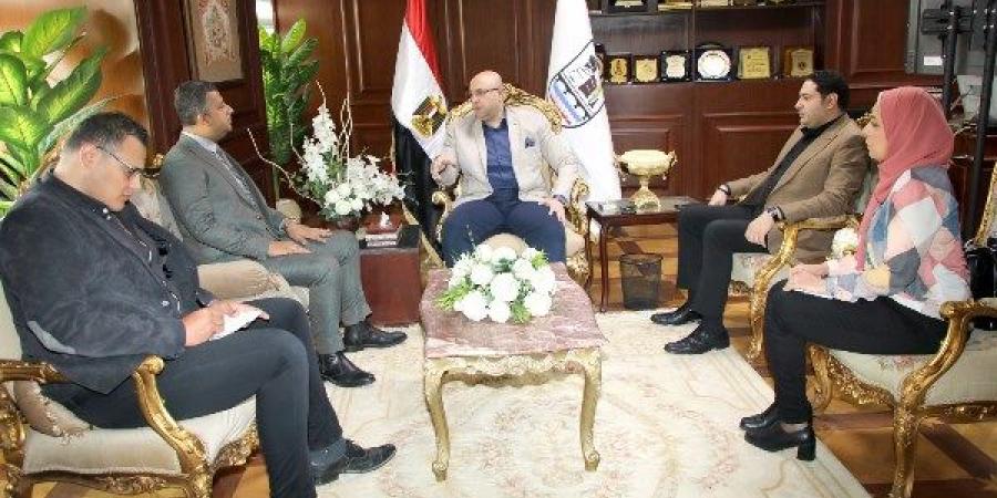 محافظ بني سويف يبحث مع "القومي لحقوق الإنسان" سبل التعاون لدعم حقوق المواطنين - الكويت الاخباري