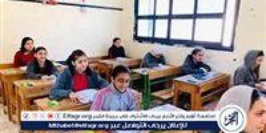 طلاب الصف الثاني الثانوي بالدقهلية يؤدون امتحان الفيزياء والتاريخ اليوم - الكويت الاخباري