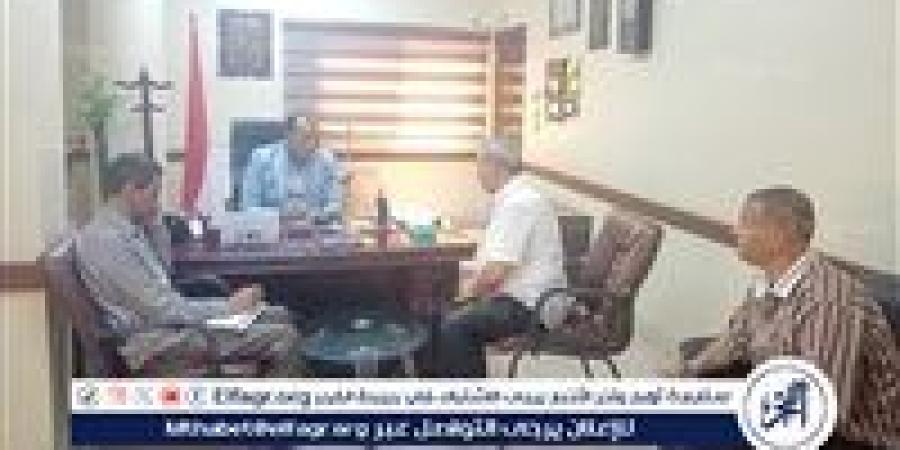 رئيس نجع حمادي يلتقي المواطنين ويؤكد: مكتبي مفتوح للجميع - الكويت الاخباري