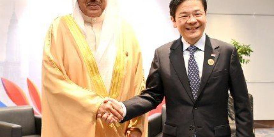 ولي العهد الكويتي يلتقي رئيس الوزراء ووزير المالية السنغافوري - الكويت الاخباري