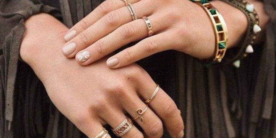 ما حكم لبس المرأة الخاتم فى السبابة؟.. الإفتاء تحيب - الكويت الاخباري