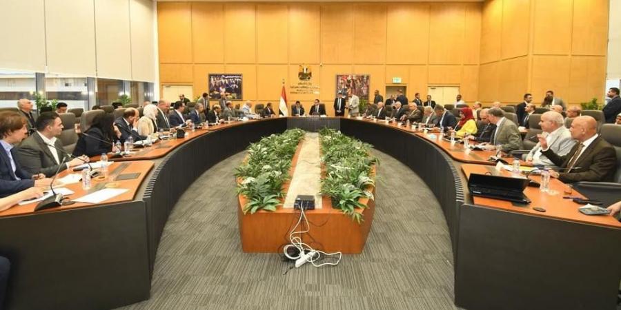 وزير الإسكان يبحث مع أعضاء النواب والشيوخ آخر المستجدات - الكويت الاخباري