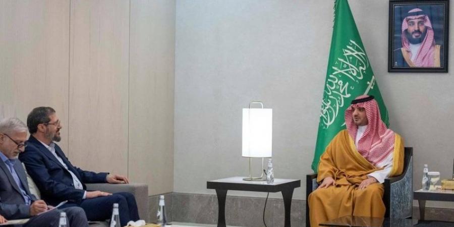 الأمير عبدالعزيز بن سعود يستقبل رئيس منظمة الحج والزيارة الإيراني - الكويت الاخباري