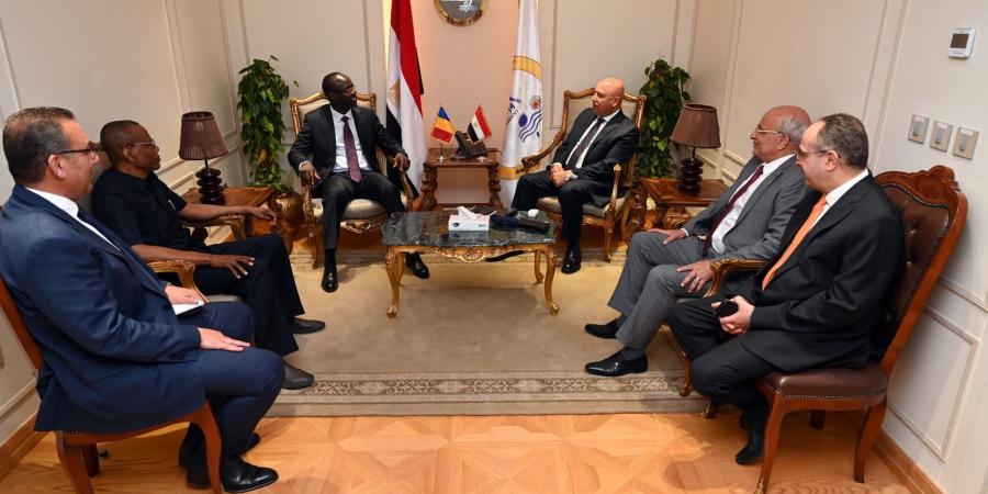 مصر وتشاد تبحثان دفع التعاون في مشروعات البنية التحتية والنقل - الكويت الاخباري