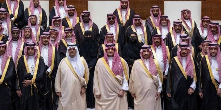 عبدالعزيز بن سعود يلتقي متقاعدي القطاعات التابعة للداخلية بمنطقة مكة - الكويت الاخباري