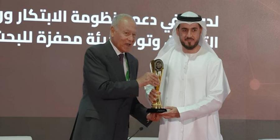 «الشارقة للبحوث» يحصد جائزة «المراكز البحثية» في «سيملس» - الكويت الاخباري