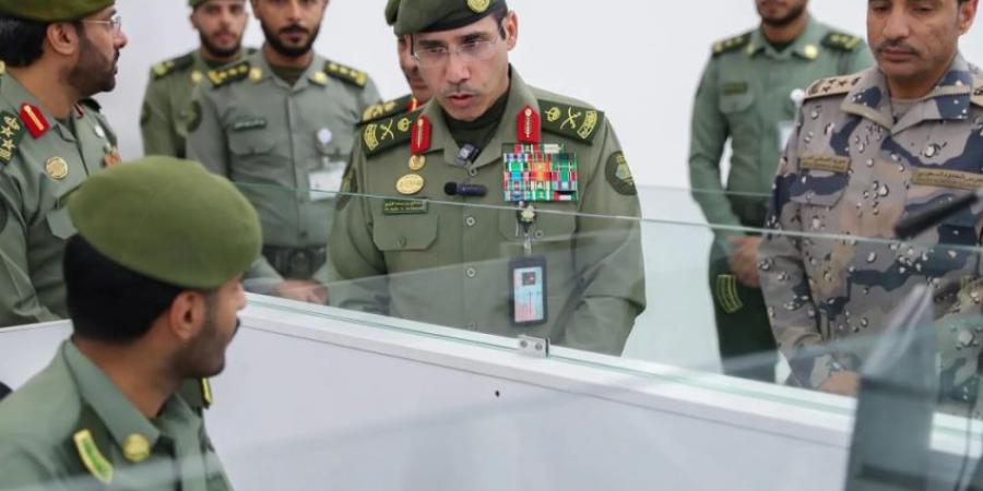 مدير عام الجوازات يتفقّد جوازات منفذ جديدة عرعر - الكويت الاخباري