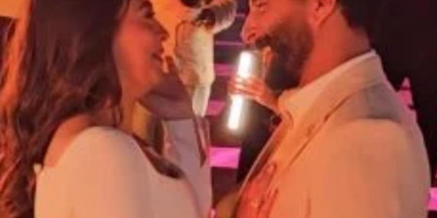 وصلة رقص رومانسية بين مصطفى منصور وهايدي رفعت فى خطبتهما - الكويت الاخباري