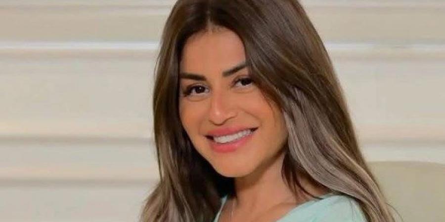 منة فضالي تخطف الأنظار بإطلالة صيفية أمام البحر في لبنان - الكويت الاخباري