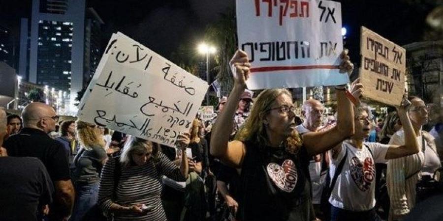 أسر الرهائن الإسرائيليين: المحتجزون الأحياء لن يظلوا على قيد الحياة - الكويت الاخباري