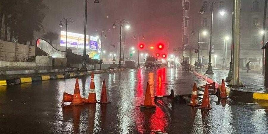 أمطار شديدة تضرب الاسكندرية وتعليق الامتحانات - الكويت الاخباري