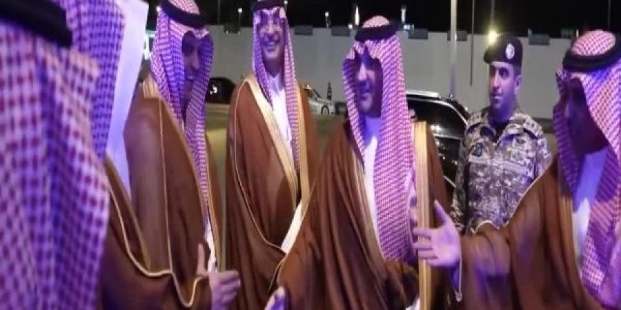 وزير الداخلية يتفقد مركز العمليات الإعلامي الموحد لموسم الحج التابع لوزارة الإعلام - الكويت الاخباري