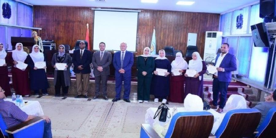 مستشفيات جامعة سوهاج تحتفل باليوم العالمي لغسيل الأيدي - الكويت الاخباري