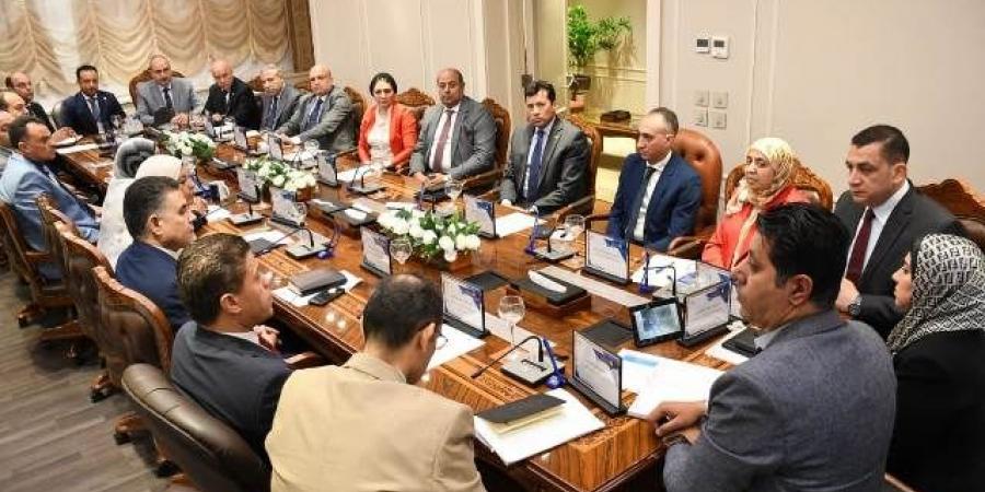 وزير الشباب يبحث مع قيادات الوزارة خطة العمل خلال الفترة المقبلة - الكويت الاخباري