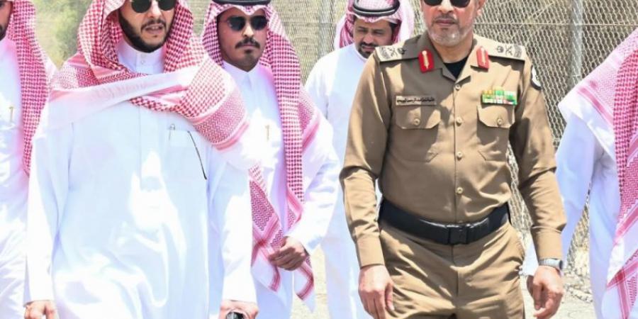 مُحافظ الطائف يتفقد نقاط الفرز الأمني في الخالدية والهدا - الكويت الاخباري
