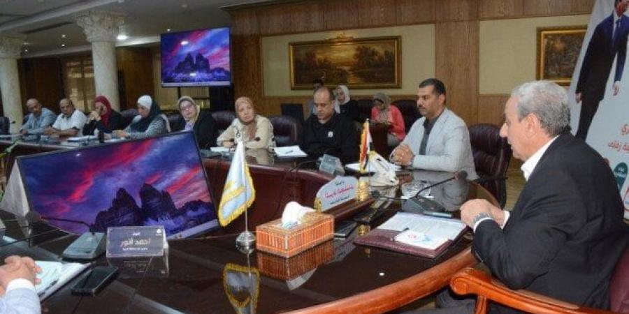 محافظ الغربية يترأس اجتماعًا موسعًا لمراجعة تنفيذ قرارات إزالة المنشآت الآيلة للسقوط - الكويت الاخباري