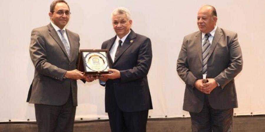 محافظ قنا يشهد ندوة توعوية ضمن مبادرة "معًا بالوعي نحميها" بقصر الثقافة - الكويت الاخباري