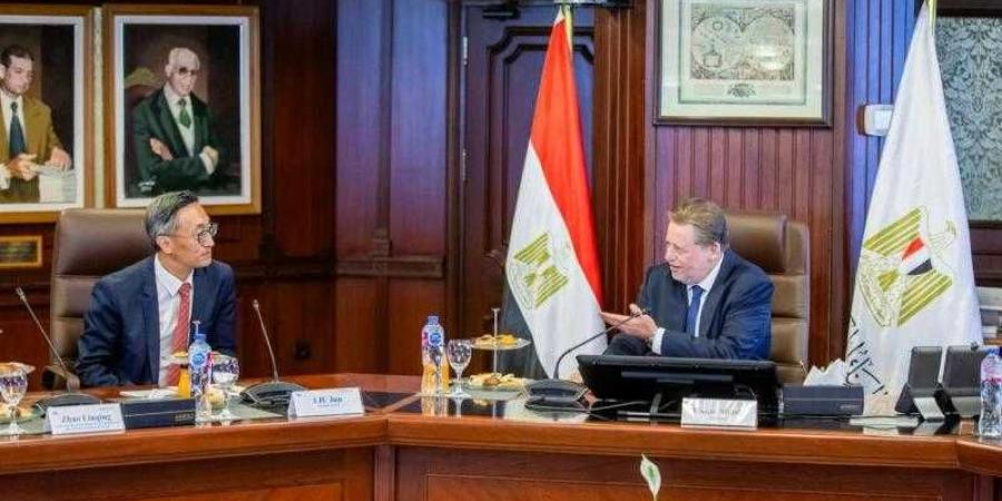 محافظ البنك المركزي المصري يلتقي رئيس البنك الصناعي والتجاري الصيني لبحث التعاون المشترك - الكويت الاخباري