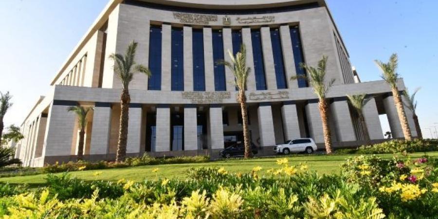 استكمال رفع كفاءة وتجميل المسطحات الخضراء بالمحاور الرئيسية بمارينا - الكويت الاخباري