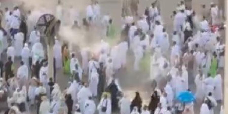 شاهد.. رذاذ الماء لتخفيف الحرارة عن الحجاج على جبل عرفة - الكويت الاخباري