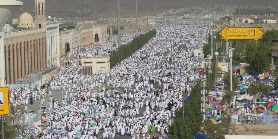 حجاج بيت الله الحرام ينفرون من عرفات إلى مزدلفة - الكويت الاخباري