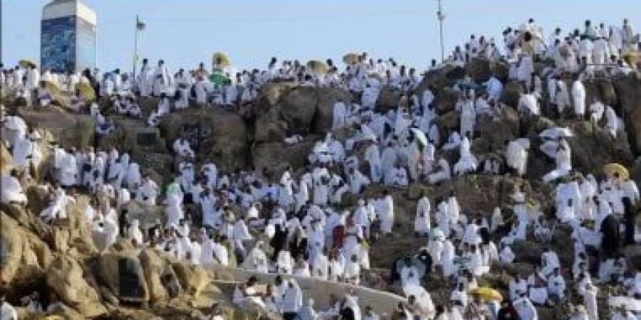 حجاج بيت الله يتوافدون إلى جبل عرفات لأداء ركن الحج الأعظم - الكويت الاخباري