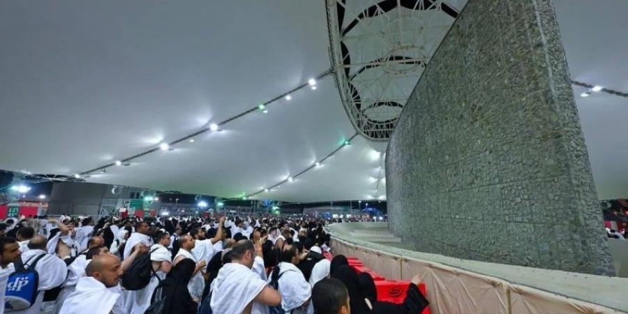 ضيوف الرحمن يرمون جمرة العقبة الكبرى وسط منظومة تشغيلية متكاملة - الكويت الاخباري