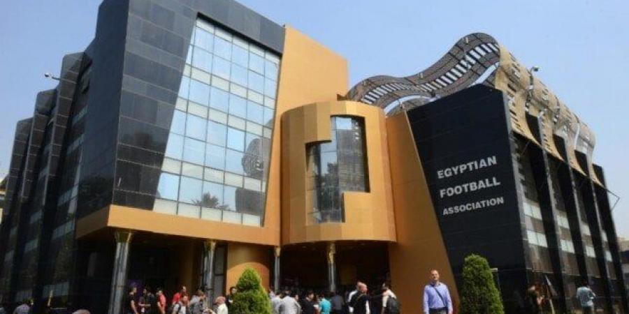 اتحاد الكرة يكشف حكام مباراتي نصف نهائى كأس عاصمة مصر الأحد المقبل - الكويت الاخباري