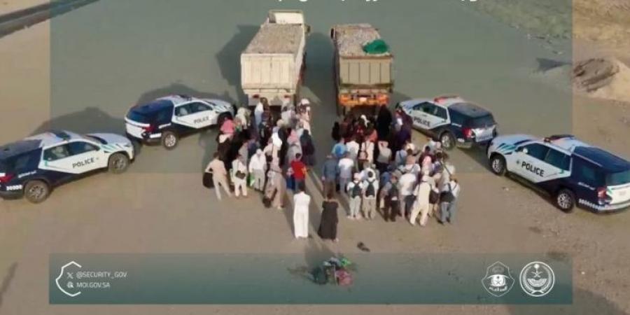 ضبط مواطنين لنقلهما (99) وافدًا خالفوا أنظمة وتعليمات الحج - الكويت الاخباري