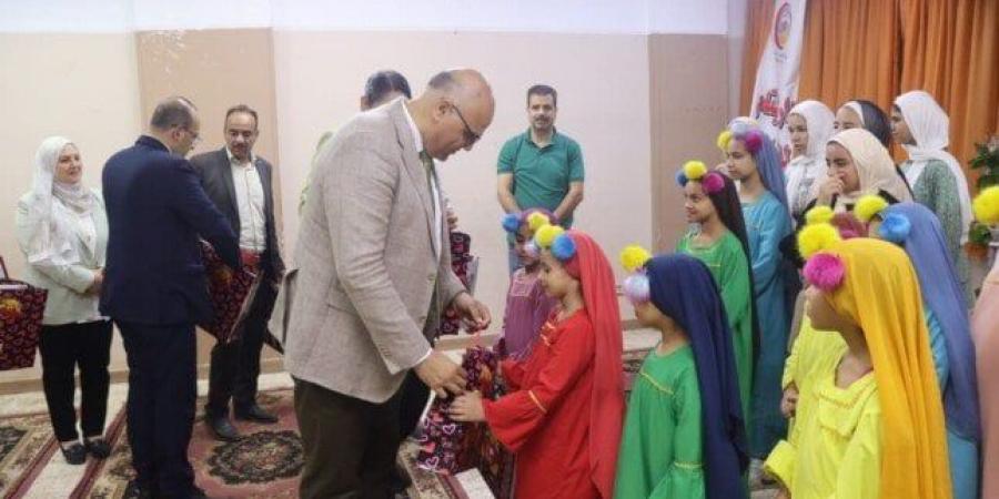 محافظ القليوبية يشارك فى رسم الفرحة بزيارة مؤسسات الايتام بمدينة قليوب - الكويت الاخباري