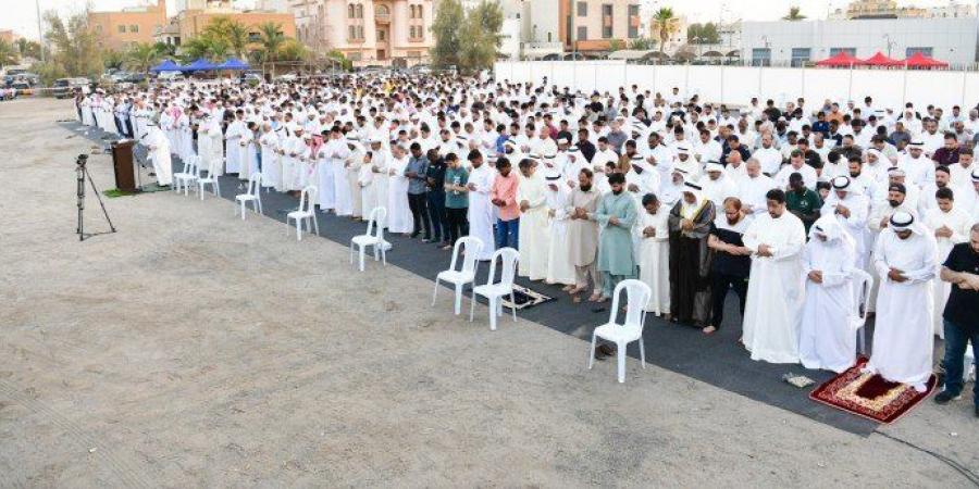 أهل الكويت يؤدون صلاة عيد الأضحى المبارك وسط أجواء روحانية مفعمة بالإيمان - الكويت الاخباري