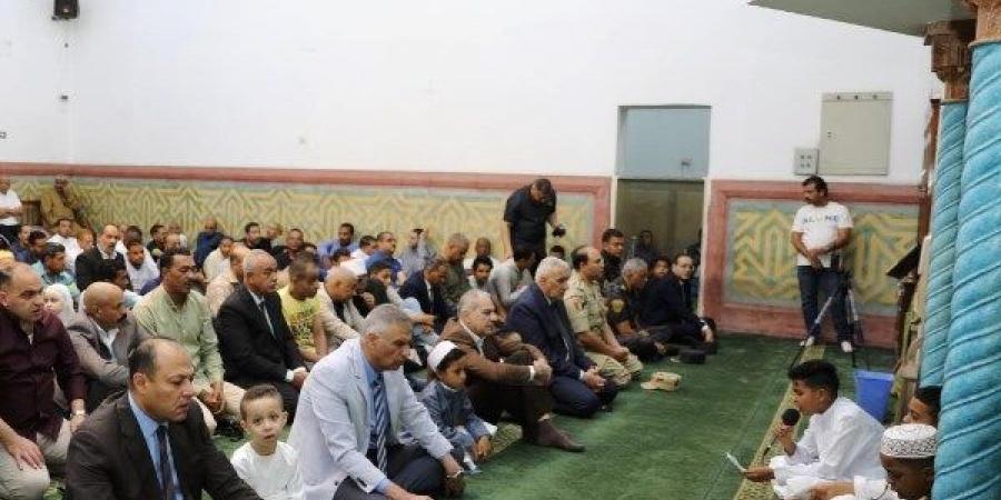 الابتهالات تملأ ساحة مسجد النصر احتفالا بعيد الأضحى بأسوان - الكويت الاخباري