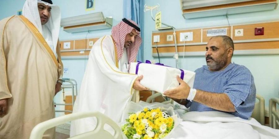 وكيل إمارة القصيم يعايد المرضى المنومين بمناسبة عيد الأضحى - الكويت الاخباري