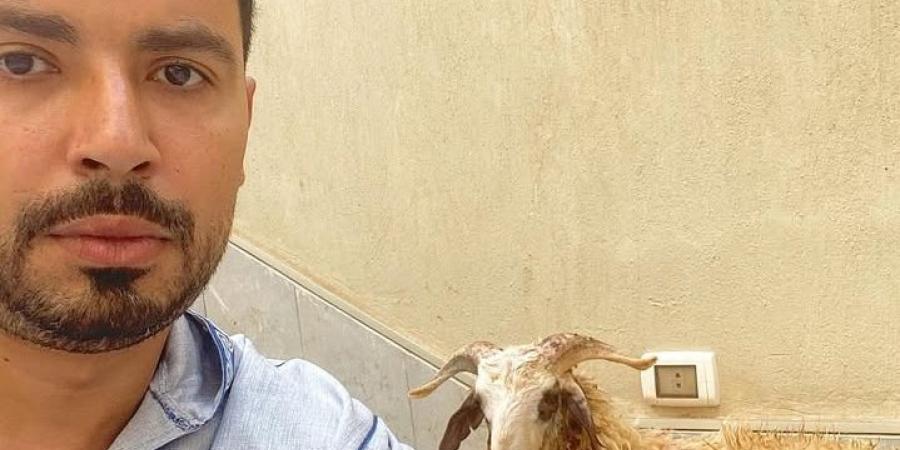بطريقة كوميدية.. محمد أنور يهنئ جمهوره بالعيد - الكويت الاخباري