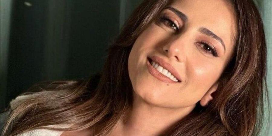 بالأبيض.. حنان مطاوع تخطف الأنظار في العرض الخاص لفيلم «habby birth day» - الكويت الاخباري