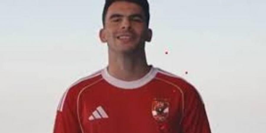 شاهد زيزو في الطائرة المتجهة إلى ميامي للحاق ببعثة الأهلي - الكويت الاخباري