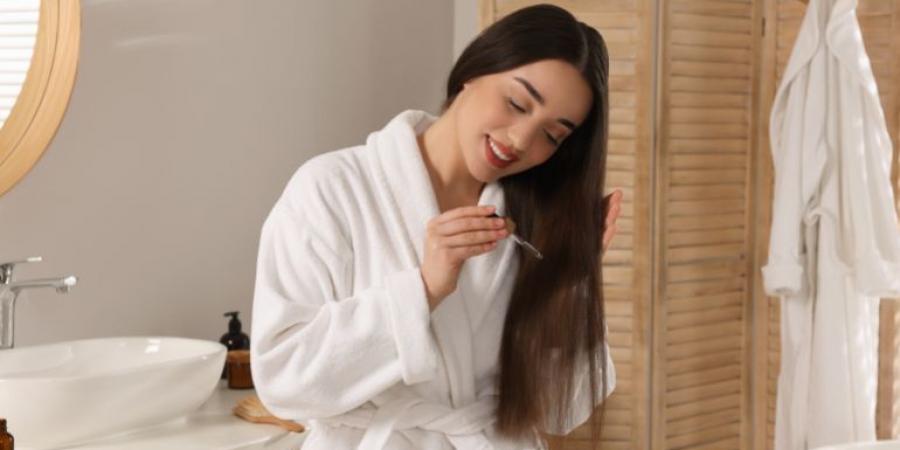 الفرق بين "السيروم" والزيوت الطبيعية.. دليلك لاختيار المناسب لشعرك - الكويت الاخباري