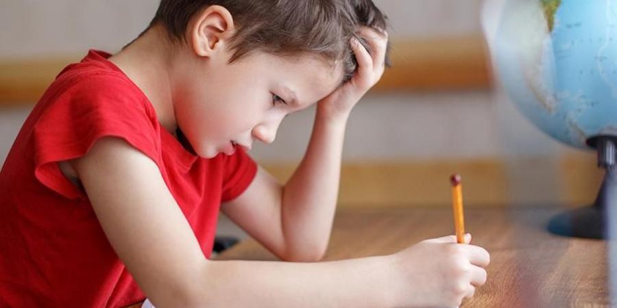 أضرار الضغط الدراسي على طفلك وصحته النفسية - الكويت الاخباري