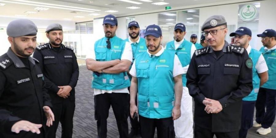 مساعد وزير الموارد البشرية للخدمات المشتركة يزور مركز العمليات الأمنية الموحدة (911) بمنطقة مكة المكرمة - الكويت الاخباري