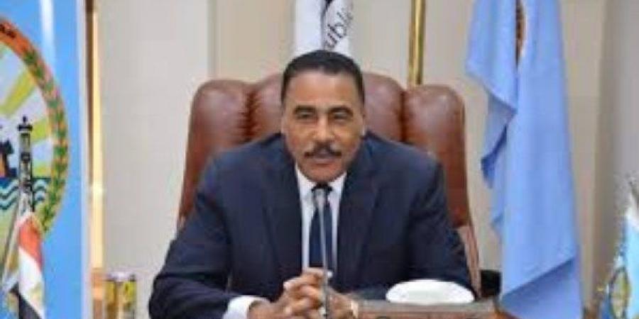 محافظ مطروح يُقيل نائب رئيس مدينة براني لتقاعسه في أداء مهامه الوظيفية - الكويت الاخباري