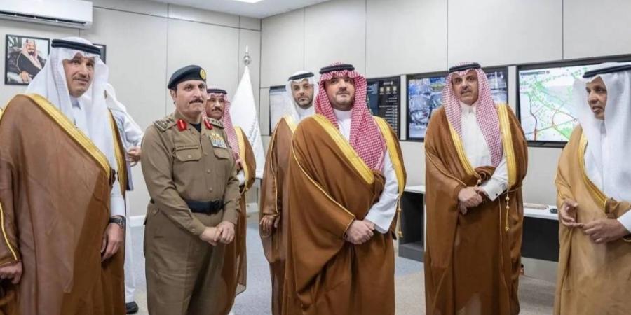 وزير الداخلية يزور مركز النقل في مشعر عرفة - الكويت الاخباري