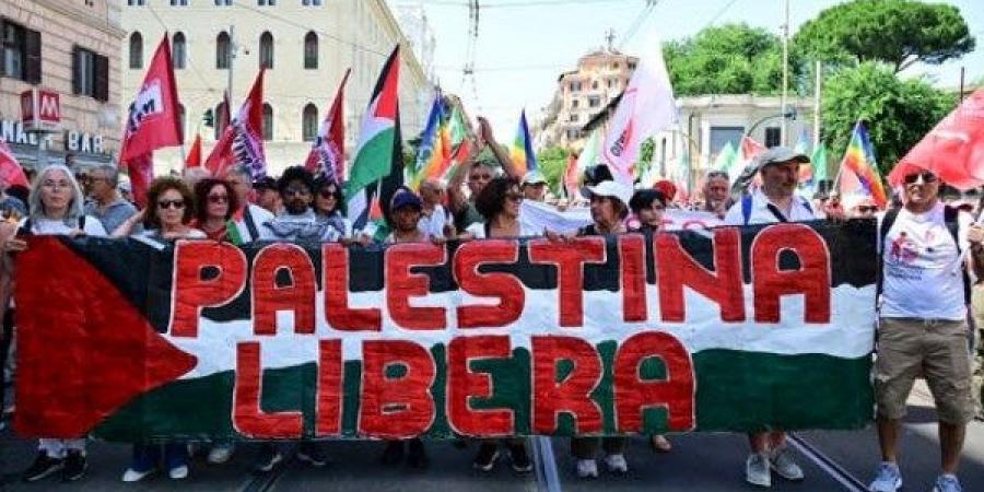 أوقفوا التواطؤ.. مئات الآلاف يتظاهرون في روما احتجاجاً على حرب الإبادة بغزة - الكويت الاخباري